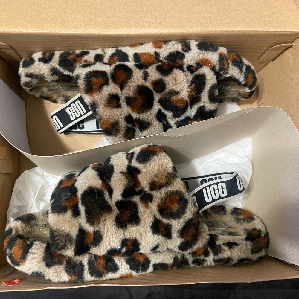 Kids ugg yeah size 6y